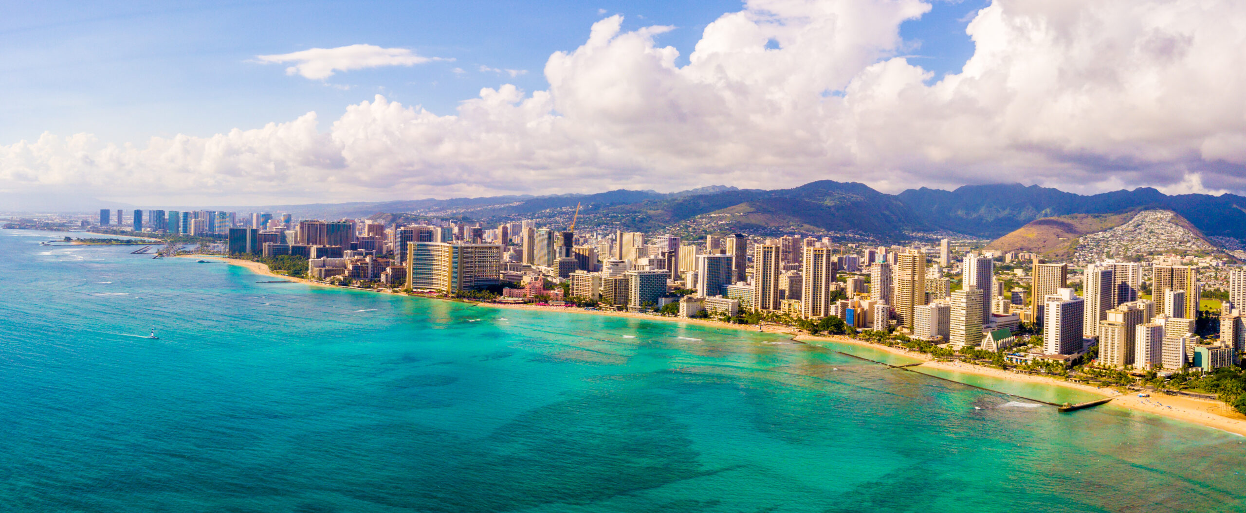 Amazing,Panoramic,View,On,The,Waikiki,Beach,And,Diamond,Head.